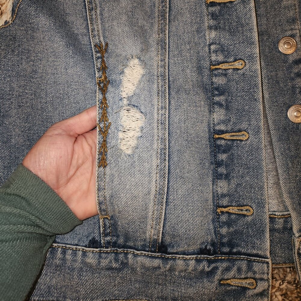 Cleo + Wolf Oversized Embroidered Denim Vest | Medium Wash | Western Boho 🤠 - Picture 9 of 15